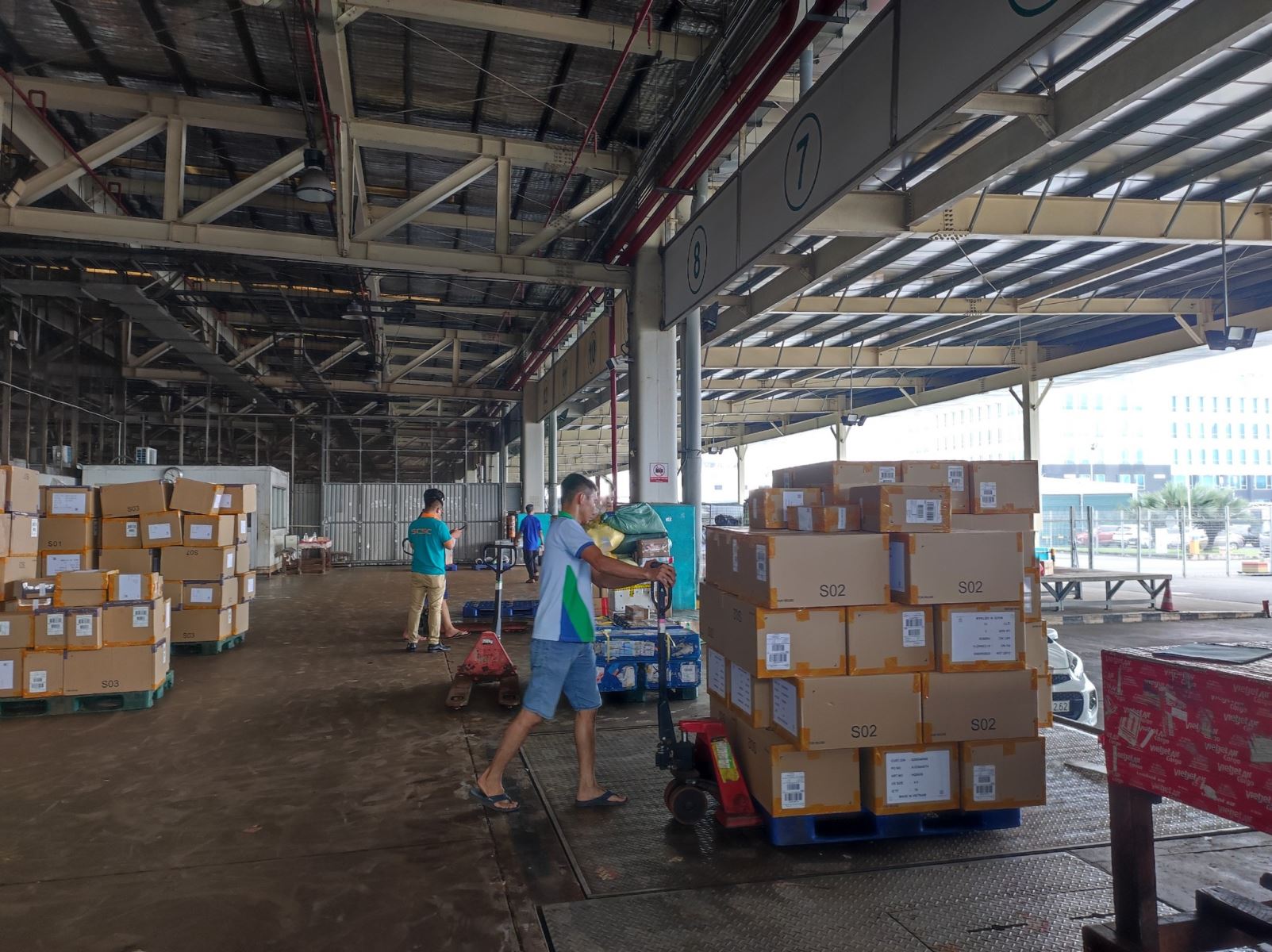 Chuyển phát nhanh Tân Bình - Nam Việt Logistics